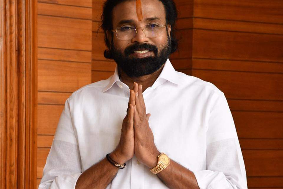 ಸಿದ್ದರಾಮಯ್ಯ, ಡಿಕೆ ಶಿವಕುಮಾರ ನರಿಗಳು: ಬಿ. ಶ್ರೀರಾಮುಲು ಕಿಡಿ