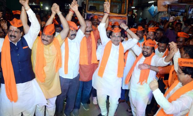 ಗಣೇಶ ವಿಸರ್ಜನೆ ಮೆರವಣಿಗೆಯಲ್ಲಿ ಡ್ಯಾನ್ಸ್ ಮಾಡಿದ ಕೇಂದ್ರ ಸಚಿವ