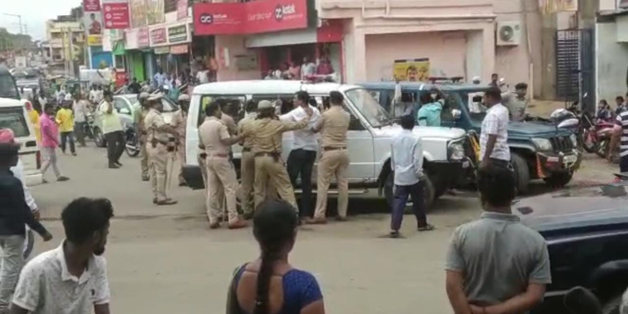 ಬಿಜೆಪಿ ರಾಜ್ಯಾಧ್ಯಕ್ಷ ನಳೀನಕುಮಾರ ಕಟೀಲಗೆ ಕಪ್ಪುಬಟ್ಟೆ ಪ್ರದರ್ಶನ