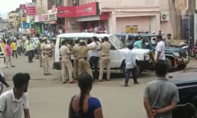 ಬಿಜೆಪಿ ರಾಜ್ಯಾಧ್ಯಕ್ಷ ನಳೀನಕುಮಾರ ಕಟೀಲಗೆ ಕಪ್ಪುಬಟ್ಟೆ ಪ್ರದರ್ಶನ