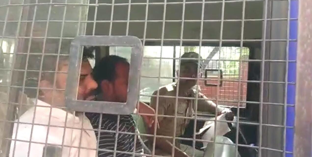 ಪಿಎಸ್‌ಐ ಅಕ್ರಮ ನೇಮಕಾತಿಯ ಆರೋಪಿಗಳಿಬ್ಬರು ಧಾರವಾಡ ನ್ಯಾಯಾಲಯಕ್ಕೆ ಹಾಜರು