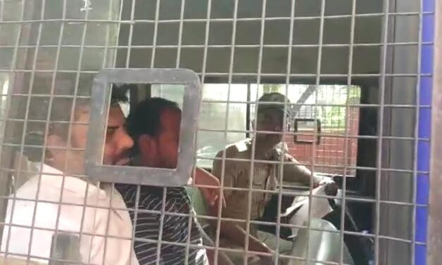 ಪಿಎಸ್‌ಐ ಅಕ್ರಮ ನೇಮಕಾತಿಯ ಆರೋಪಿಗಳಿಬ್ಬರು ಧಾರವಾಡ ನ್ಯಾಯಾಲಯಕ್ಕೆ ಹಾಜರು