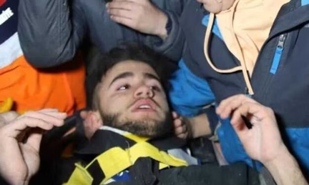 ತನ್ನ ಮೂತ್ರ ತಾನೇ ಕುಡಿದು 4ನೇ ದಿನ ಅವಶೇಷಗಳಿಂದ ಹೊರ ಬಂದ ಯುವಕ!