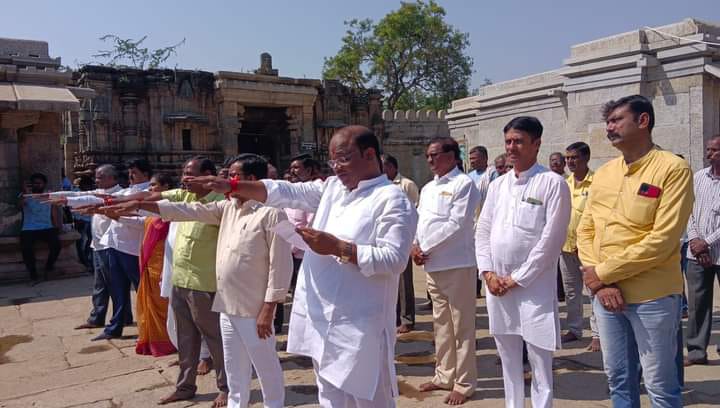 ನೀತಿ ಸಂಹಿತೆ ಉಲ್ಲಂಘನೆ; ಎಂಎಲ್ ಎ ರಾಮಪ್ಪ ಲಮಾಣಿ, ಎಂಎಲ್ಸಿ ಪ್ರದೀಪ ಶೆಟ್ಟರ್ ವಿರುದ್ಧ ದೂರು ದಾಖಲು