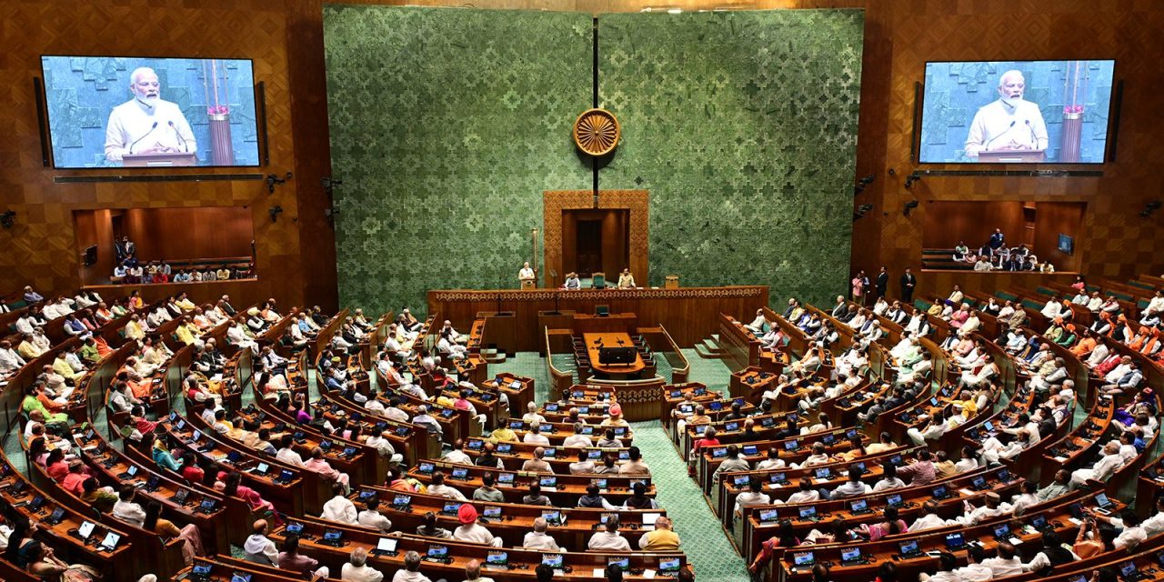 ರಾಷ್ಟ್ರೀಯ ಭದ್ರತೆಯ ಹಿತಾಸಕ್ತಿಯಿಂದ ರಕ್ಷಣಾ ಕಾರ್ಯಾಚರಣೆಗಳ ನೇರ ಪ್ರಸಾರ ಮಾಡದಂತೆ ಮಾಧ್ಯಮಗಳಿಗೆ ಕೇಂದ್ರದ ಸೂಚನೆ