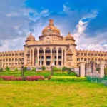 ಸರ್ಕಾರಿ ಕಚೇರಿಗಳಲ್ಲಿ ಕನ್ನಡ ಬಳಕೆ ಕಡ್ಡಾಯ: ಉಲ್ಲಂಘಿಸಿದರೆ ಶಿಸ್ತು ಕ್ರಮ