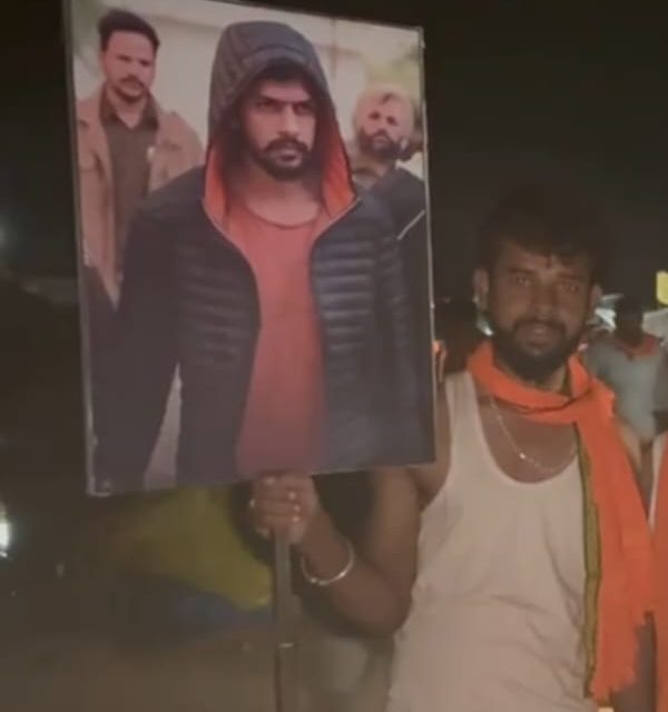 ಅಂಜನಾದ್ರಿ ಬೆಟ್ಟದಲ್ಲಿ ಗ್ಯಾಂಗ್‌ಸ್ಟರ್ ಲಾರೆನ್ಸ್ ಬಿಷ್ಣೋಯಿ ಫೋಟೋ ಪ್ರತ್ಯಕ್ಷ: ಹನುಮ ಮಾಲಾಧಾರಿಯಿಂದ ಅಚ್ಚರಿಯ ನಡೆ!