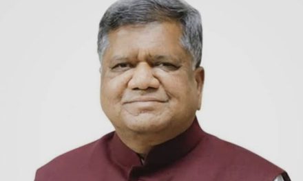 ಹಲೋ ಸಾಹೇಬ್ರೇ.. ನನಗೊಂದು ‘ಐಫೋನ್ 17 ಪ್ರೊ ಮ್ಯಾಕ್ಸ್’ ಕೊಡ್ಸ್ತೀರಾ?: ಮಾಜಿ ಸಿಎಂಗೆ ಕರೆ ಮಾಡಿದ ಯುವಕನ ಆಡಿಯೋ ವೈರಲ್!