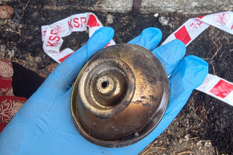 ಗದಗ: ಯುವತಿ ಮೇಲೆ ಆಸಿಡ್ ದಾಳಿ ವದಂತಿ; ಕಸದ ರಾಶಿಯಲ್ಲಿ ಏರ್ ಫ್ರೆಶ್‌ನರ್ ಕ್ಯಾನ್ ಸ್ಫೋಟಗೊಂಡಿದ್ದೇ ಘಟನೆಗೆ ಕಾರಣ