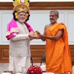 ಕೀರ್ತಿಶೇಷ ಶ್ರೀವಿಶ್ವೇಶತೀರ್ಥರ ಜನ್ಮಶತಾಬ್ದ ಪಂಚವಾರ್ಷಿಕ ಯೋಜನೆಗೆ ಚಾಲನೆ: ಪ್ರಧಾನಿ ಮೋದಿಯಿಂದ ಲಾಂಛನ ಅನಾವರಣ